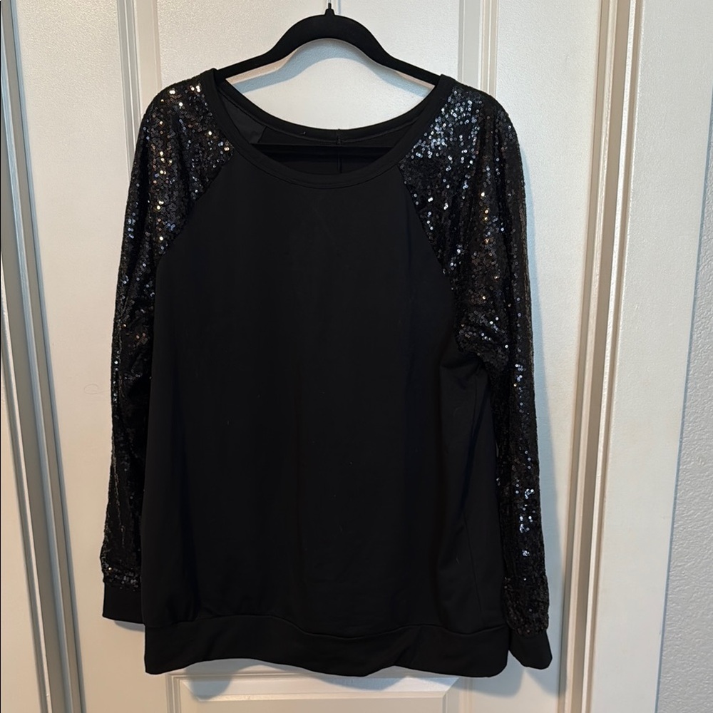 NEW Ivadress Life Is A Fiesta Contrast Sequin Sleeve Top - Picture 3 of 4
